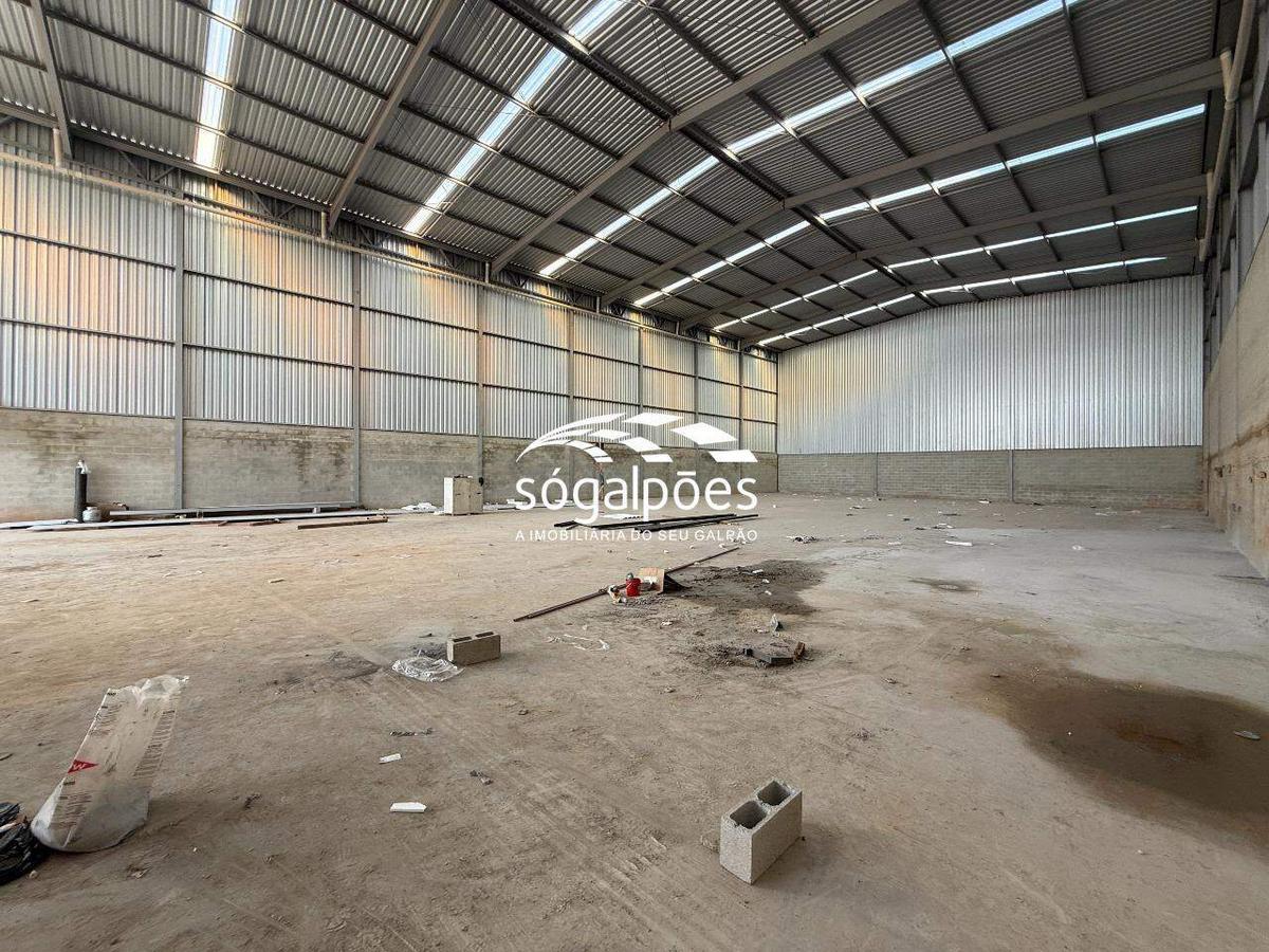 Galpão, Bandeirinhas, 15 Vagas