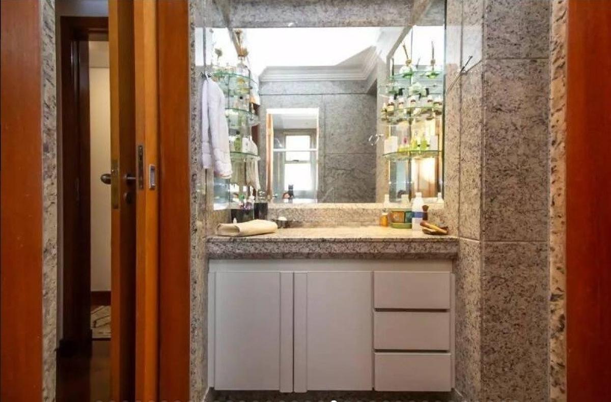 Apartamento, Funcionários, 4 Quartos, 5 Vagas, 2 Suítes