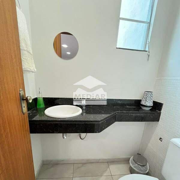 Casa Comercial, Dona Clara, 3 Quartos, 2 Vagas, 1 Suíte