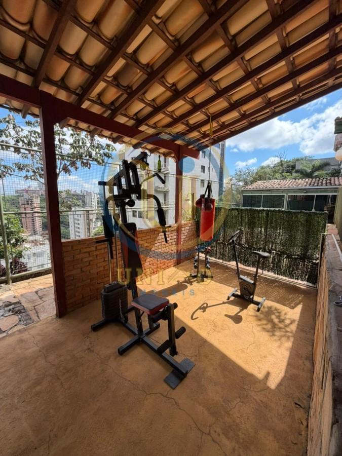 Casa, Santa Lúcia, 6 Quartos, 5 Vagas, 1 Suíte