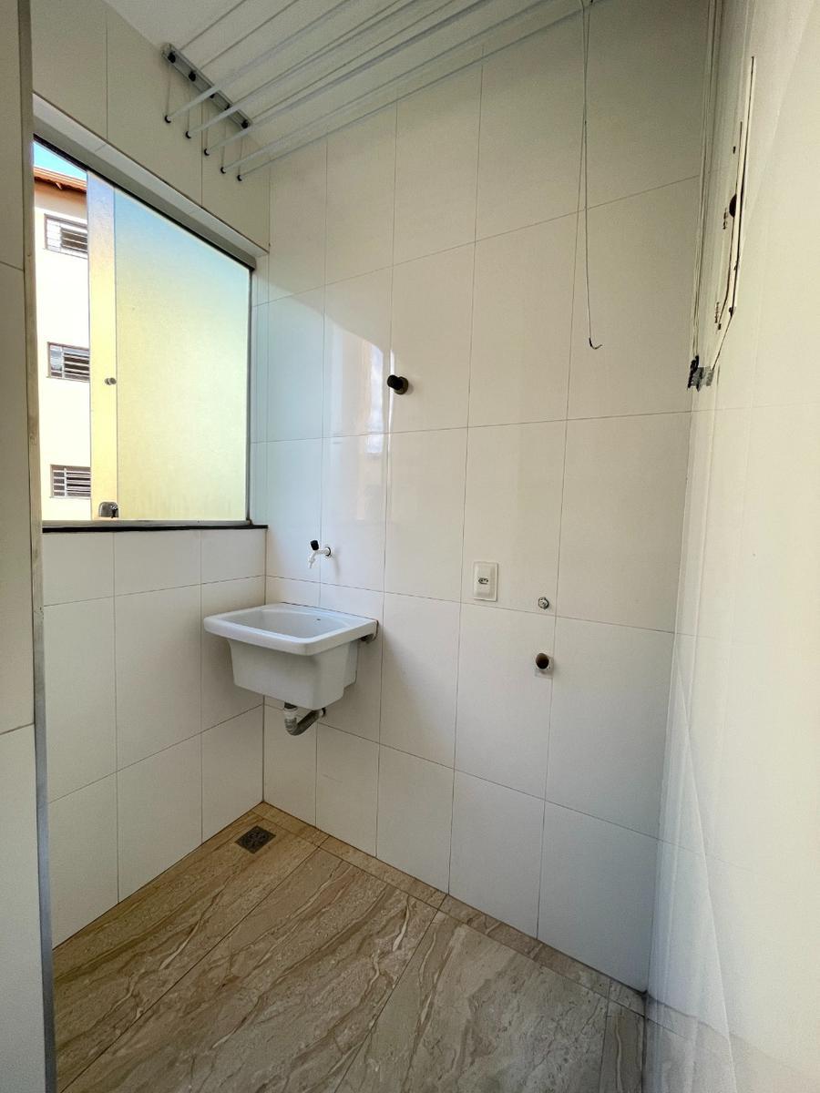 Apartamento, Santa Mônica, 2 Quartos, 1 Vaga