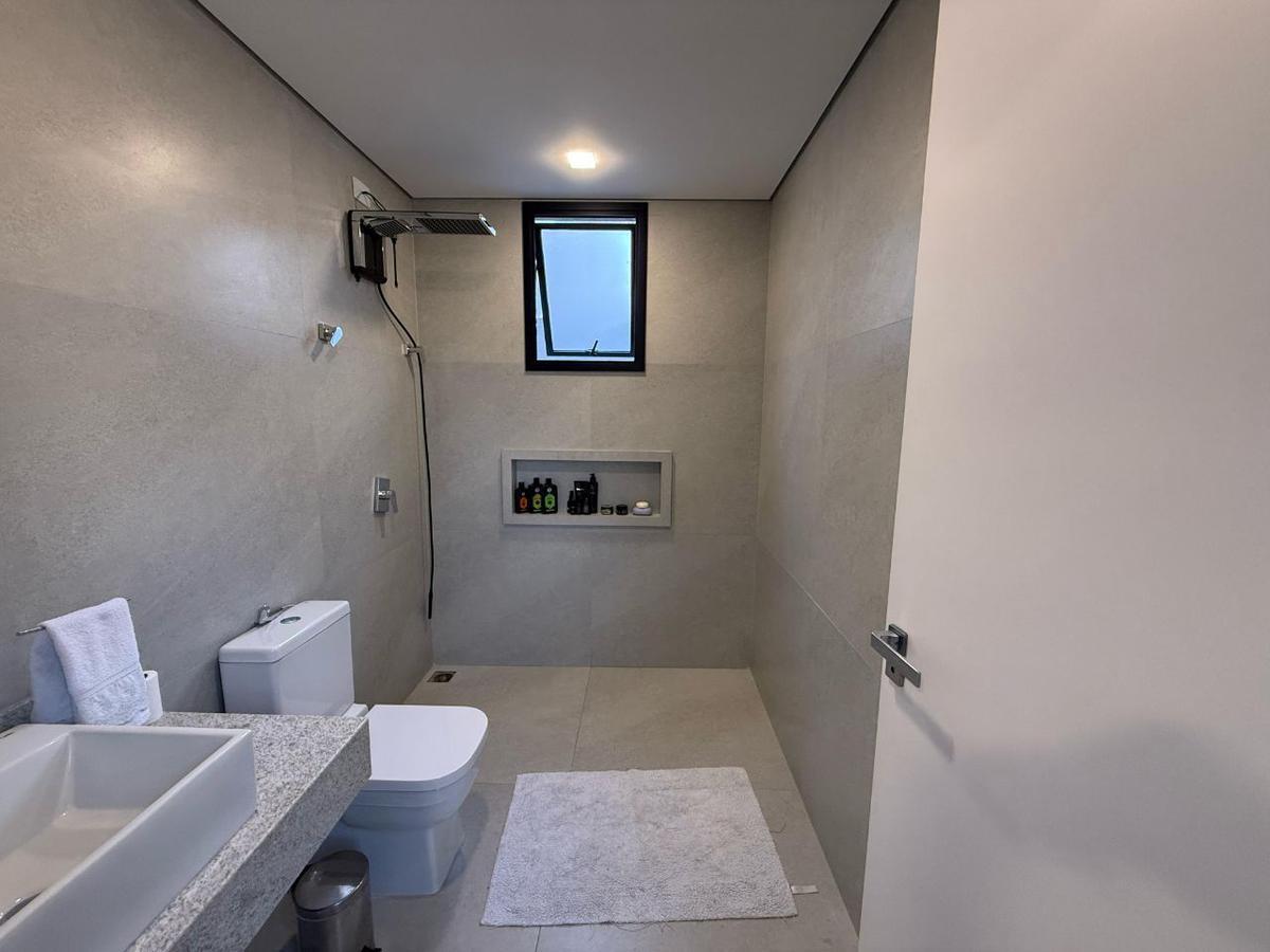 Casa, Trevo, 3 Quartos, 2 Vagas, 3 Suítes