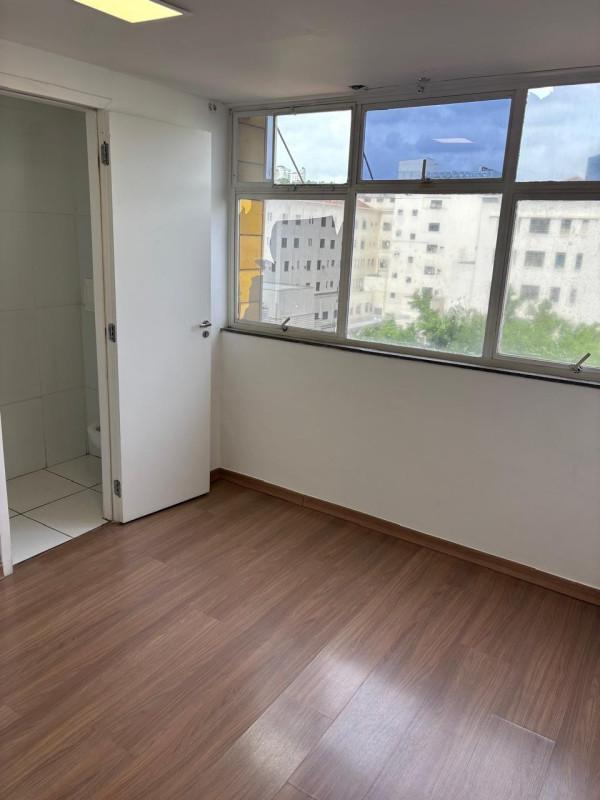 Sala, Barro Preto, 0 Quarto, 5 Vagas