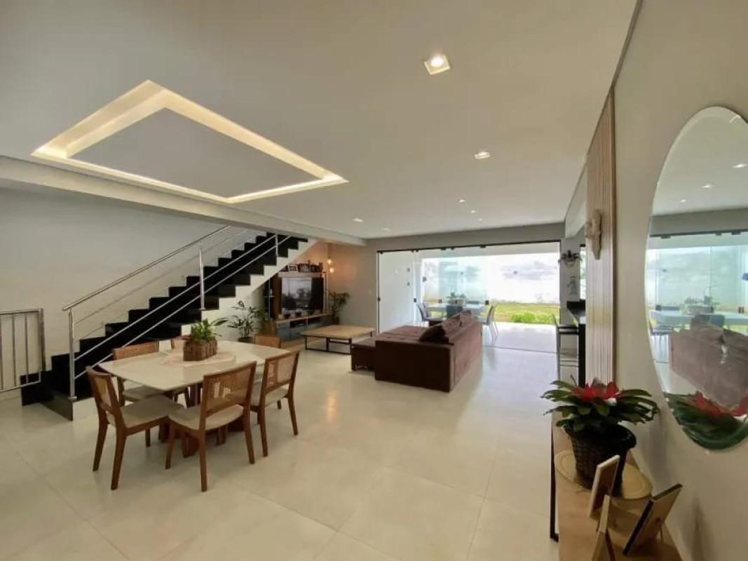 Casa, Planalto, 3 Quartos, 4 Vagas, 3 Suítes