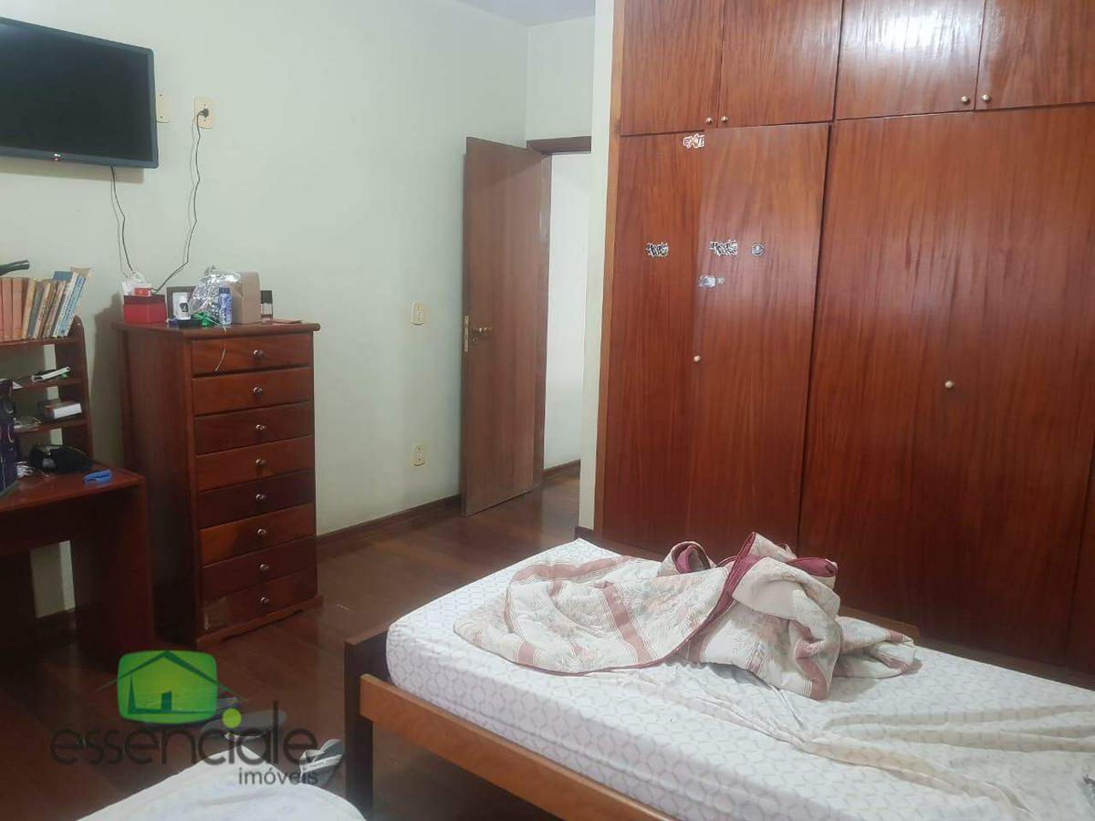 Casa, Santa Cruz Industrial, 3 Quartos, 2 Vagas, 1 Suíte