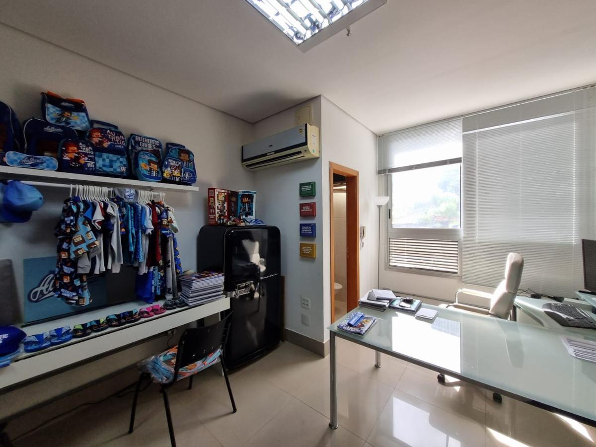 Sala, Estoril, 0 Quarto, 1 Vaga