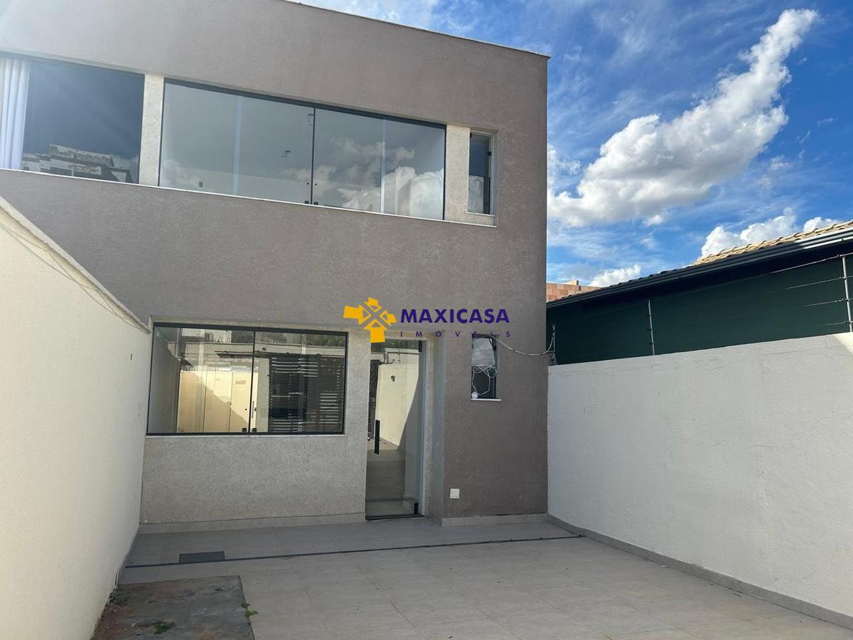 Casa, Santa Branca, 3 Quartos, 2 Vagas, 1 Suíte