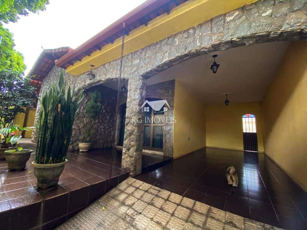 Casa, Milionários, 3 Quartos, 5 Vagas, 1 Suíte