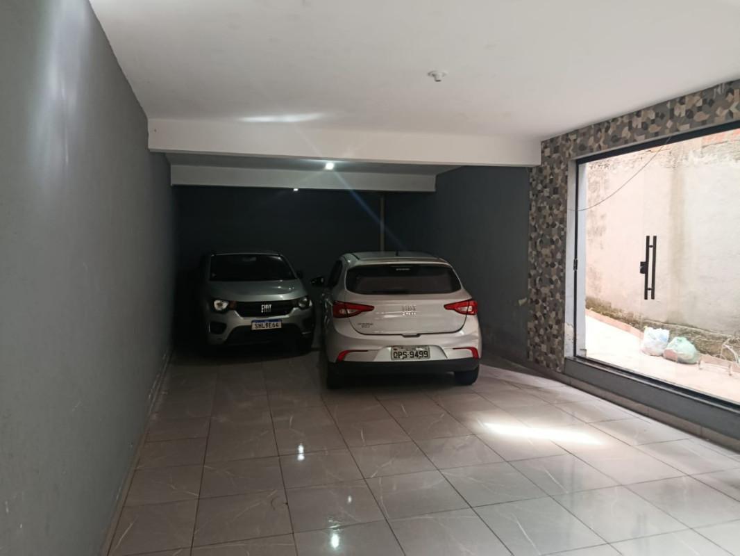 Casa, Industrial, 3 Quartos, 5 Vagas, 1 Suíte
