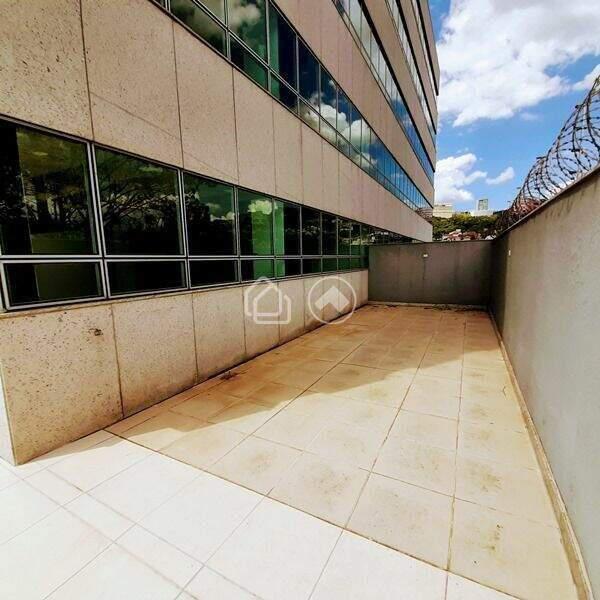 Prédio, Estoril, 59 Vagas