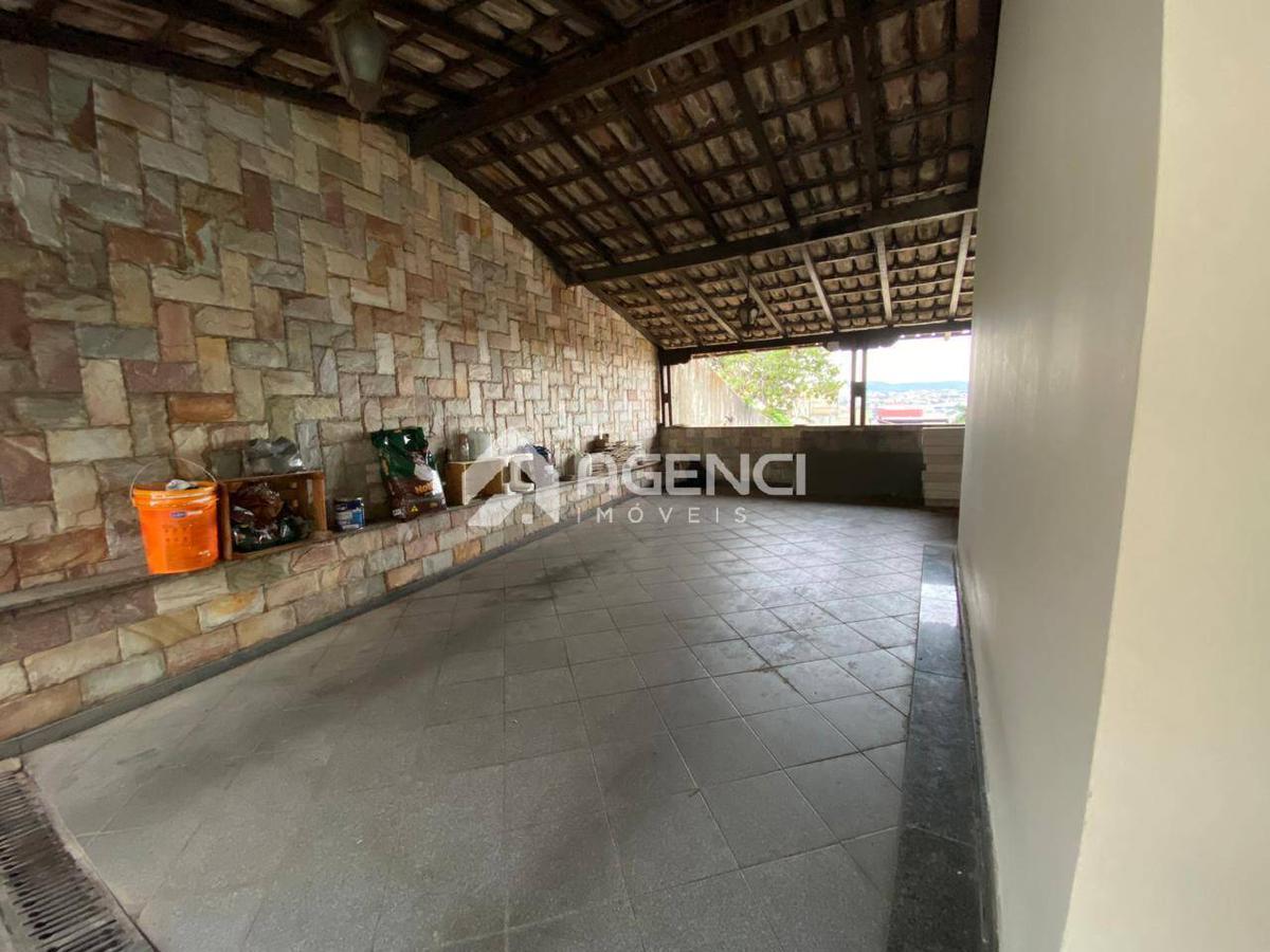 Casa, Camargos, 3 Quartos, 0 Vaga, 1 Suíte