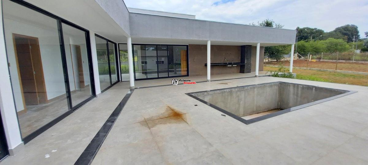 Casa, Campinho, 3 Quartos, 4 Vagas, 3 Suítes