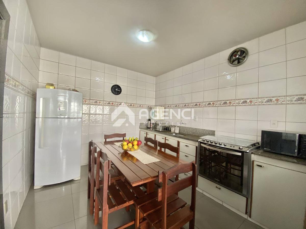 Casa, Camargos, 3 Quartos, 0 Vaga, 1 Suíte