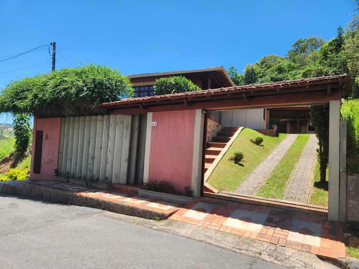 Casa, Novo Itabirito, 3 Quartos, 4 Vagas, 1 Suíte