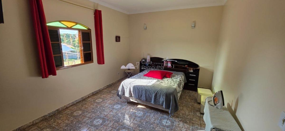 Casa, Trevo, 4 Quartos, 2 Vagas, 1 Suíte