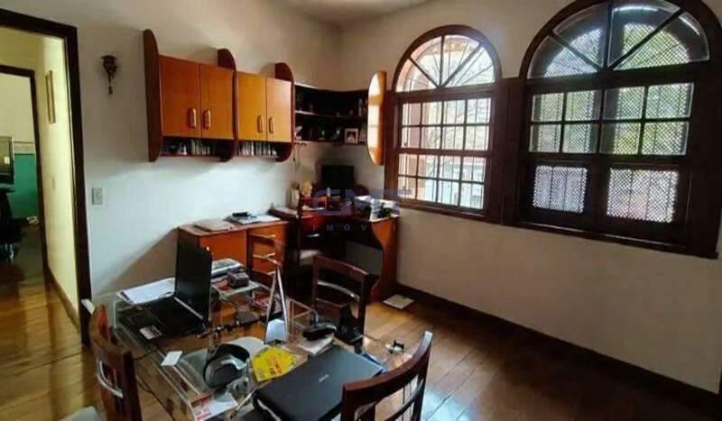 Casa, Luxemburgo, 5 Quartos, 4 Vagas, 2 Suítes