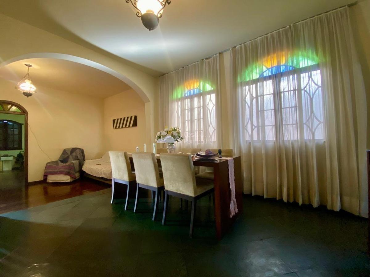 Casa, Santa Branca, 3 Quartos, 4 Vagas, 2 Suítes