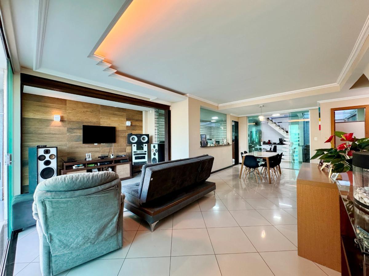 Casa, Ana Lúcia, 3 Quartos, 3 Vagas, 1 Suíte