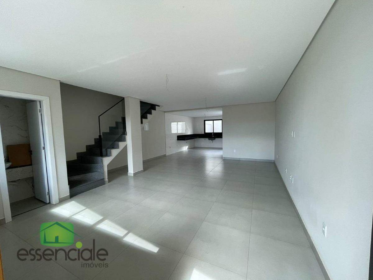 Casa, Centro, 3 Quartos, 2 Vagas, 1 Suíte