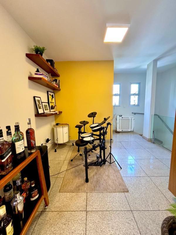 Cobertura, Funcionários, 4 Quartos, 4 Vagas, 2 Suítes