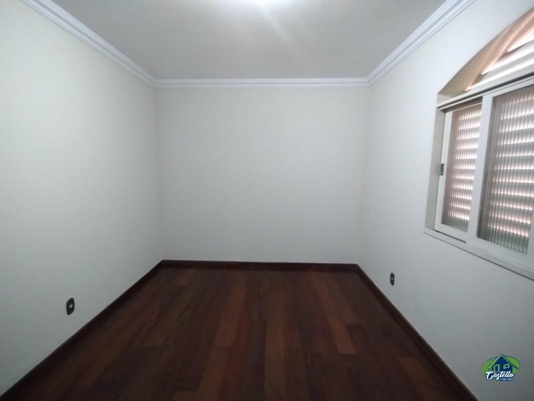 Casa, Cachoeirinha, 3 Quartos, 2 Vagas, 1 Suíte