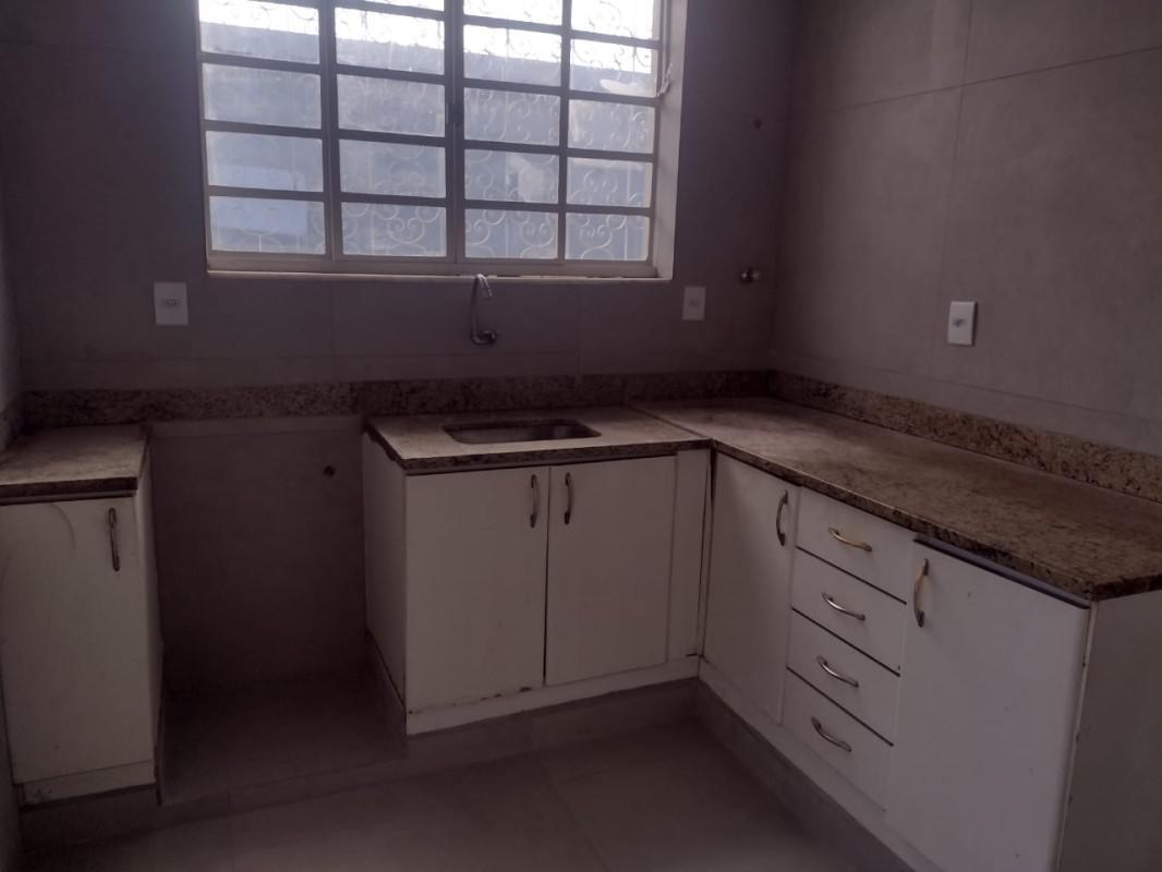 Casa Comercial, Prado, 0 Quarto, 1 Vaga