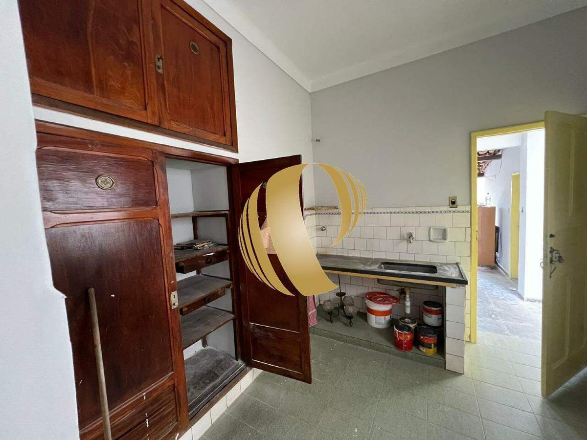 Casa, Centro, 4 Quartos, 2 Vagas, 1 Suíte