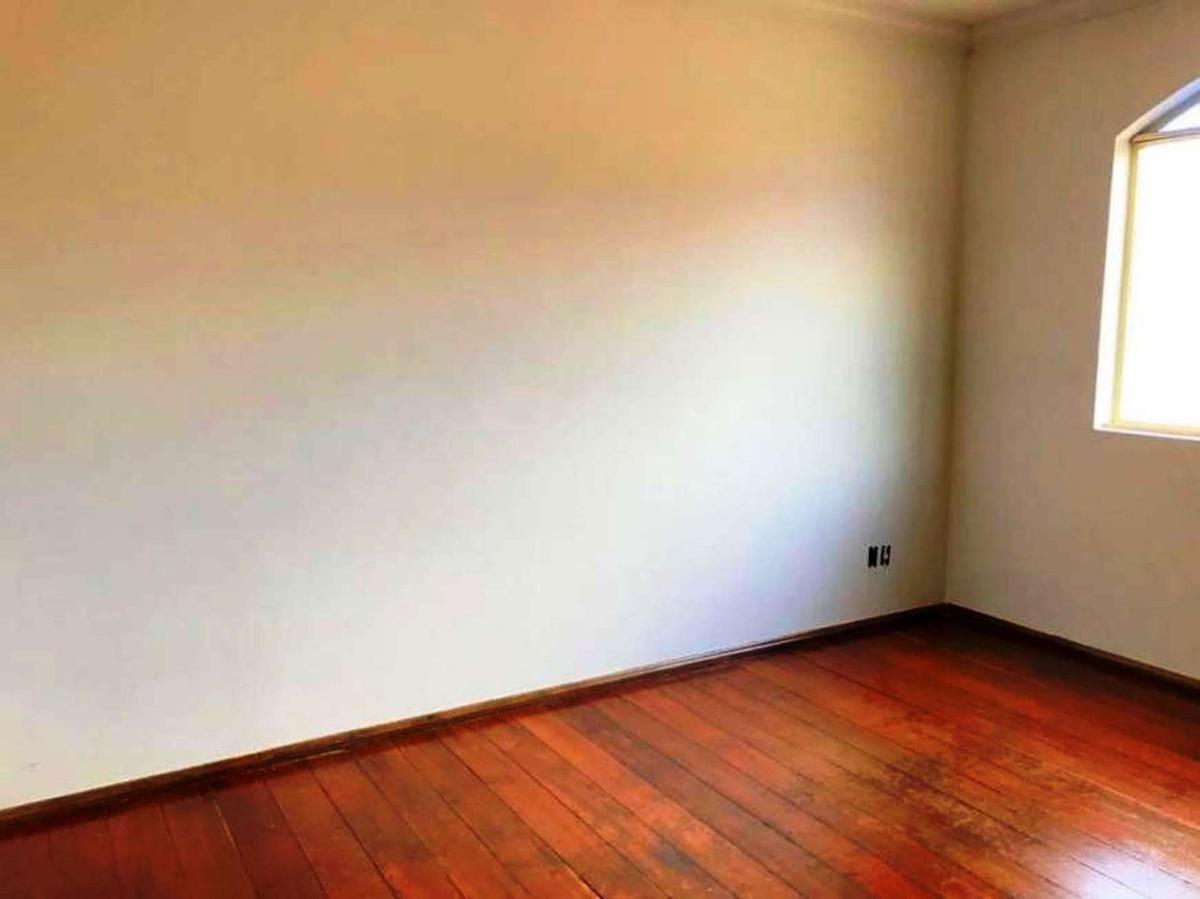 Casa, Santa Efigênia, 4 Quartos, 2 Vagas, 1 Suíte