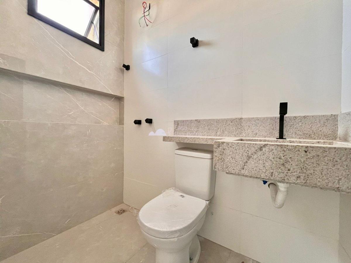 Casa, Planalto, 2 Quartos, 1 Vaga, 2 Suítes