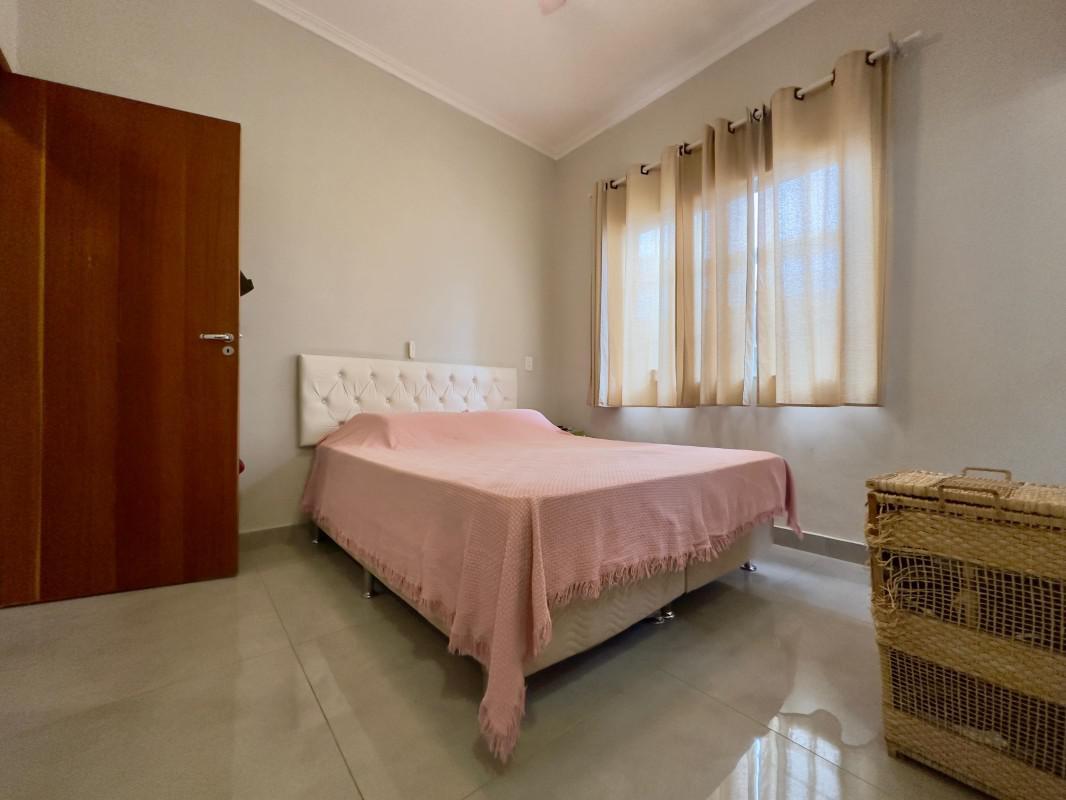 Casa, Novo Glória, 3 Quartos, 3 Vagas, 1 Suíte