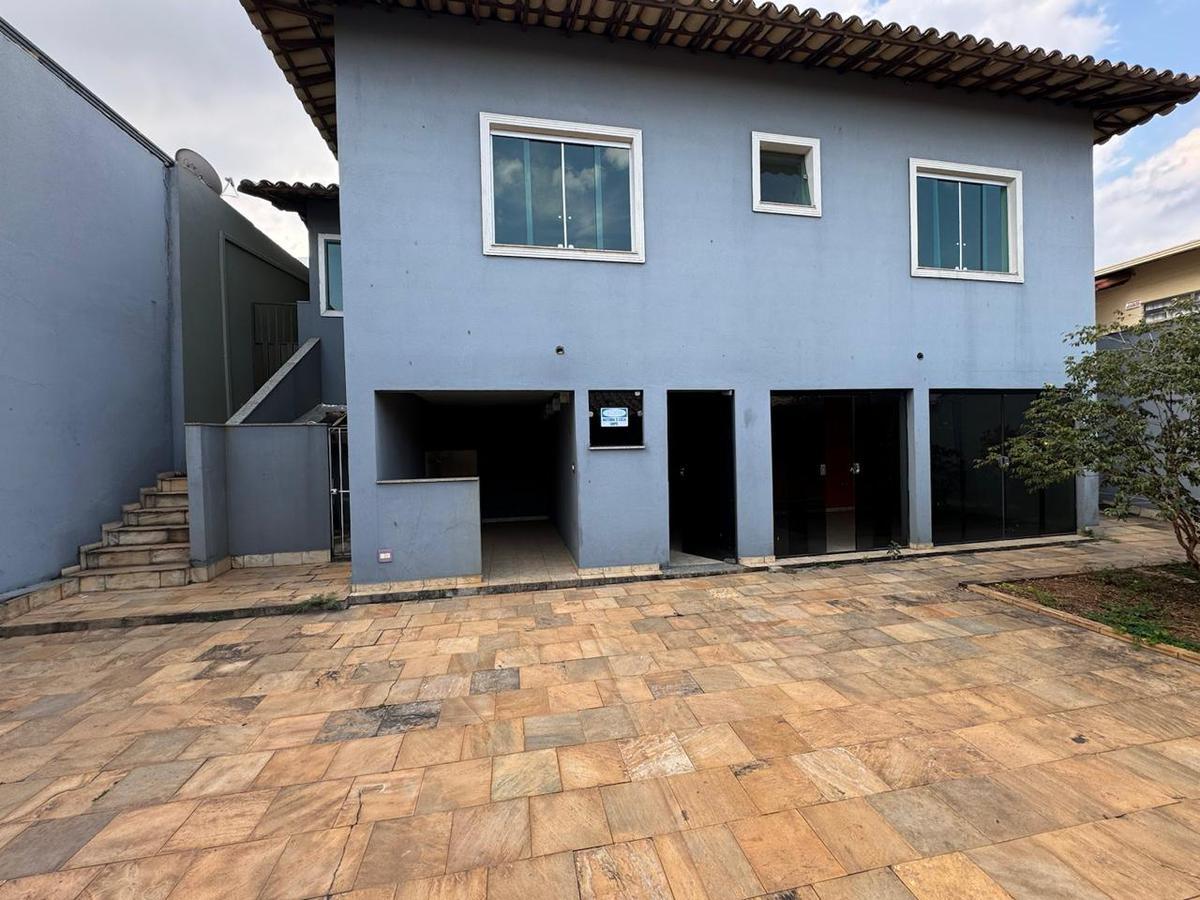 Casa, Santa Mônica, 4 Quartos, 6 Vagas, 2 Suítes
