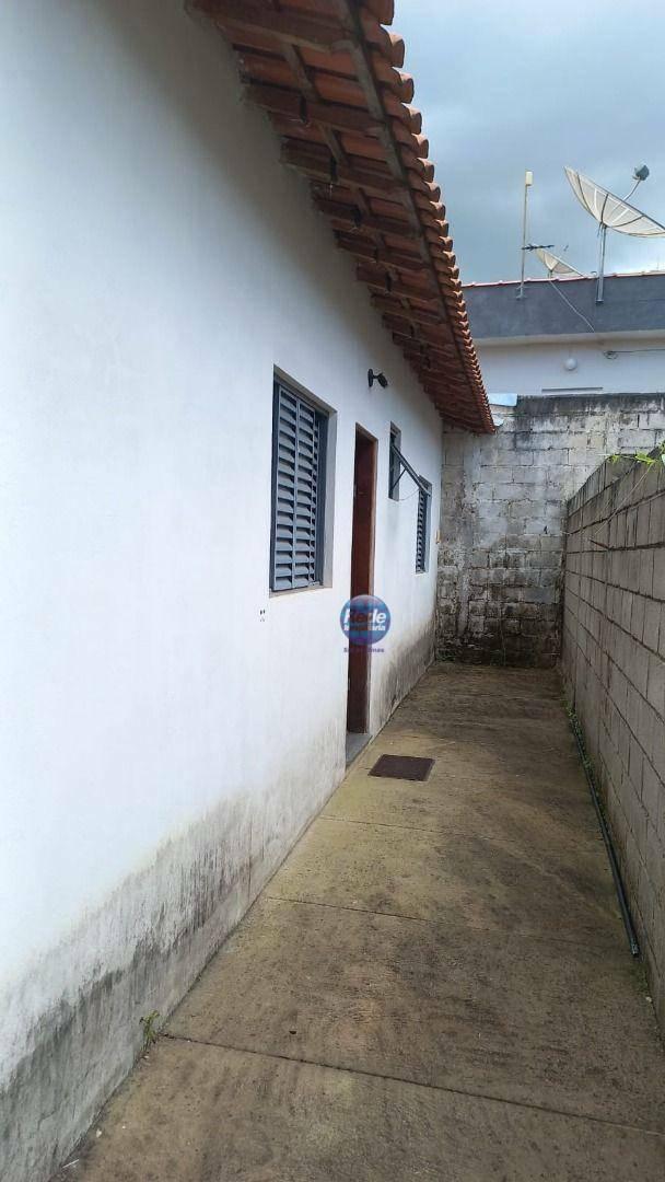 Casa, Centro, 1 Quarto, 0 Vaga