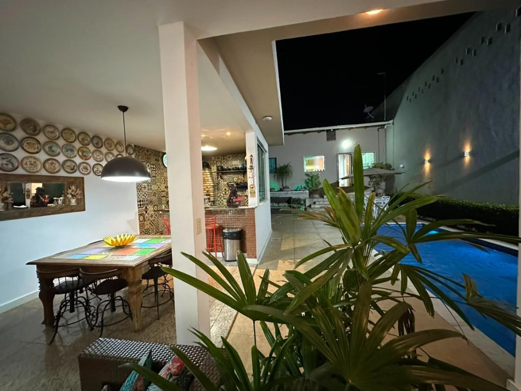Casa, Milionários, 3 Quartos, 3 Vagas, 2 Suítes