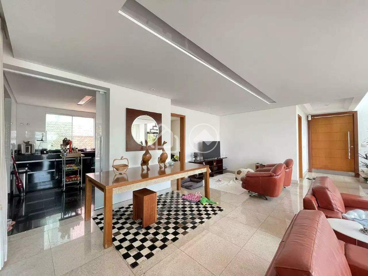 Casa, Estoril, 4 Quartos, 3 Vagas, 1 Suíte