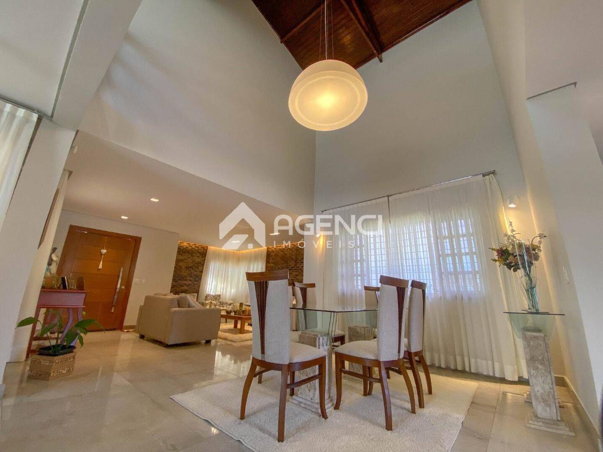 Casa, Trevo, 4 Quartos, 0 Vaga, 1 Suíte