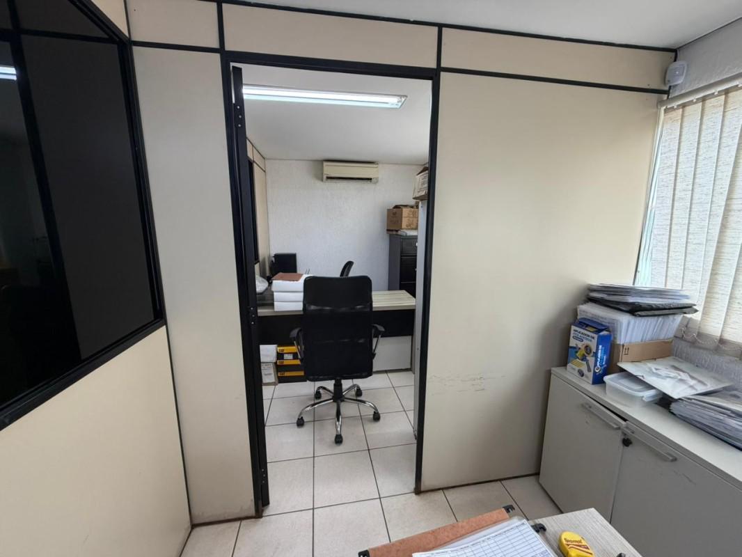 Galpão, Serrano, 0 Quarto, 10 Vagas