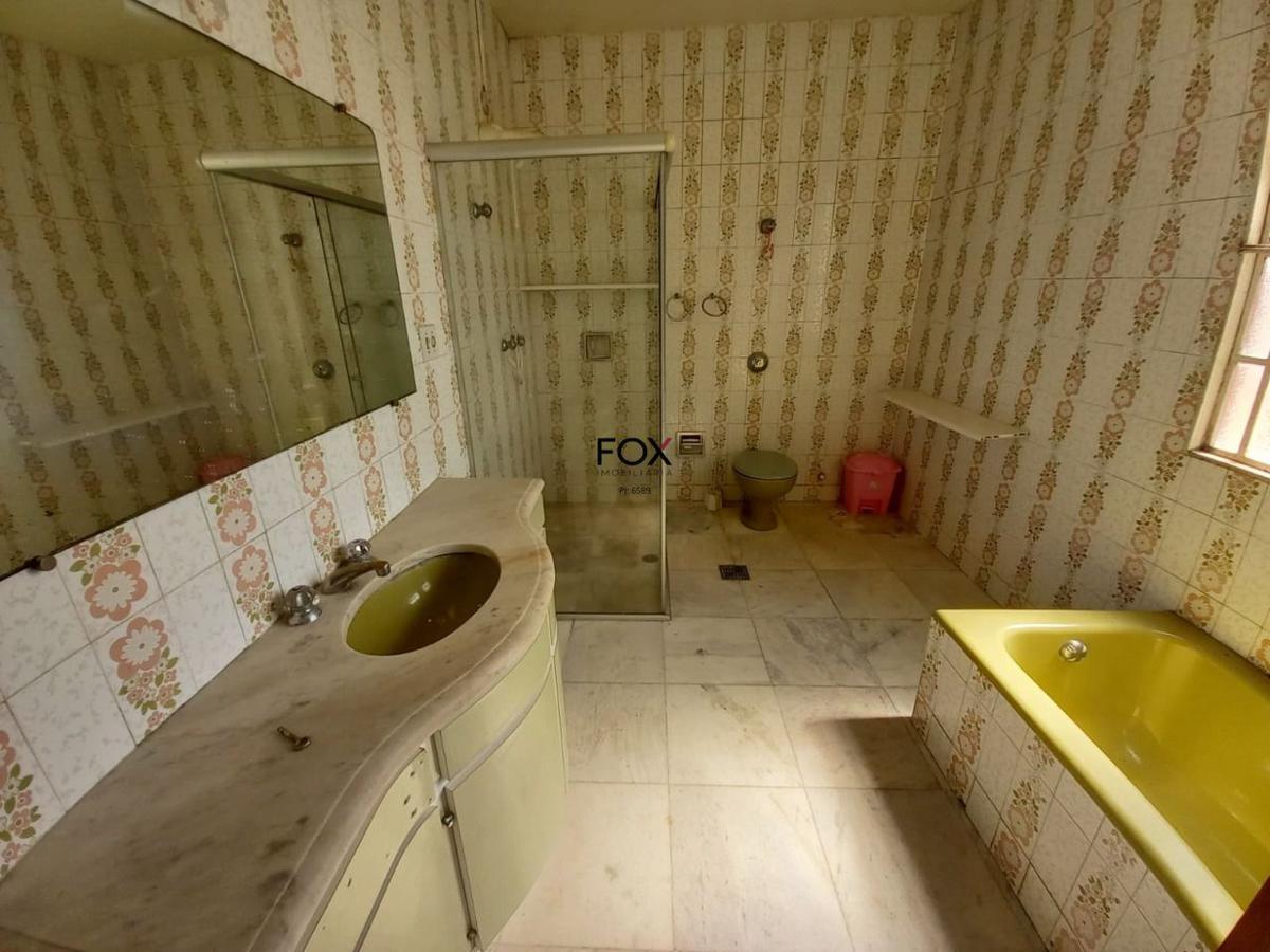 Casa, Santa Efigênia, 5 Quartos, 4 Vagas, 3 Suítes