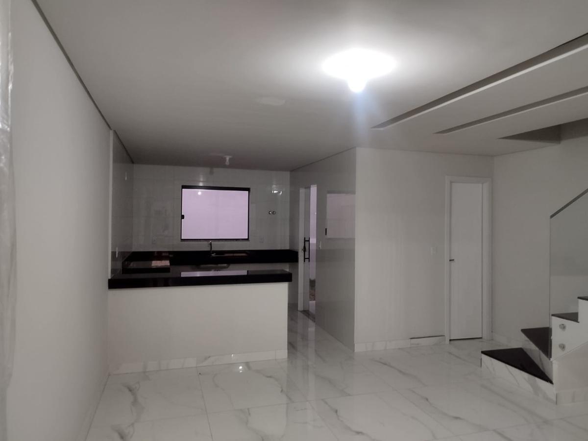 Casa, Floramar, 3 Quartos, 2 Vagas, 1 Suíte