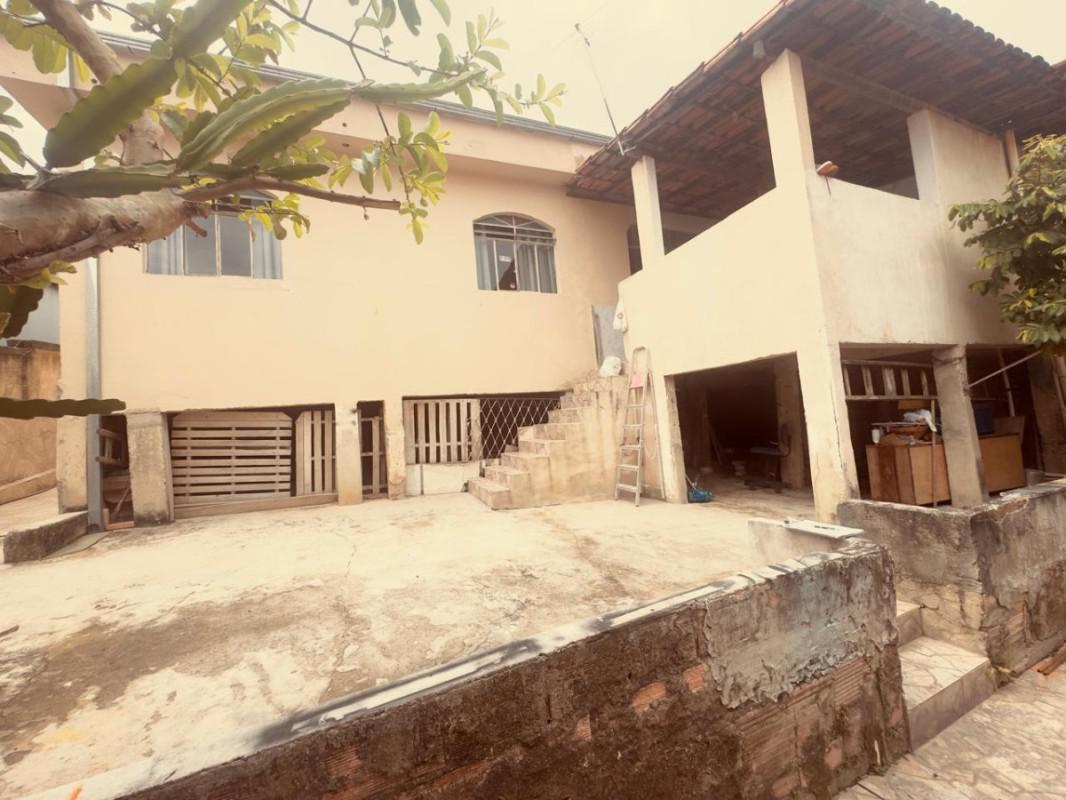 Casa, Paraúna (venda Nova), 4 Quartos, 4 Vagas, 1 Suíte