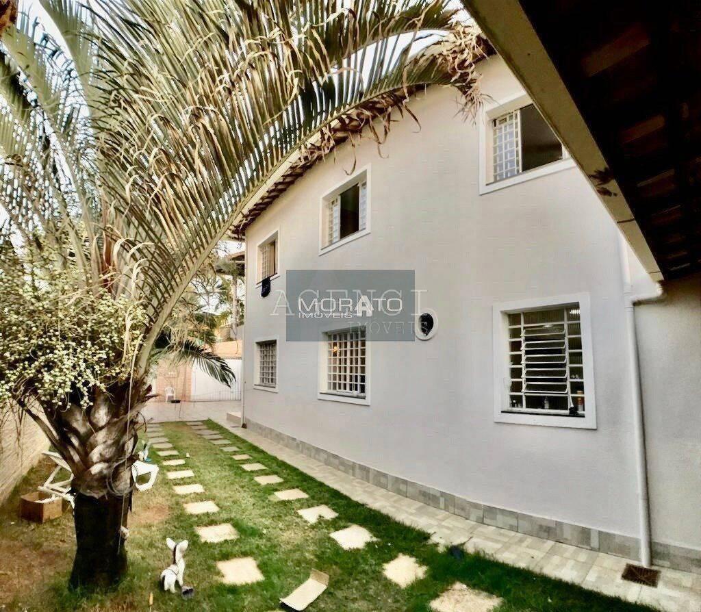 Casa, Cabral, 5 Quartos, 0 Vaga, 1 Suíte