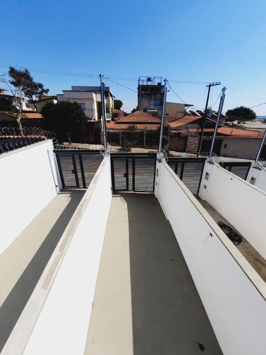 Casa, Floramar, 2 Quartos, 1 Vaga, 2 Suítes