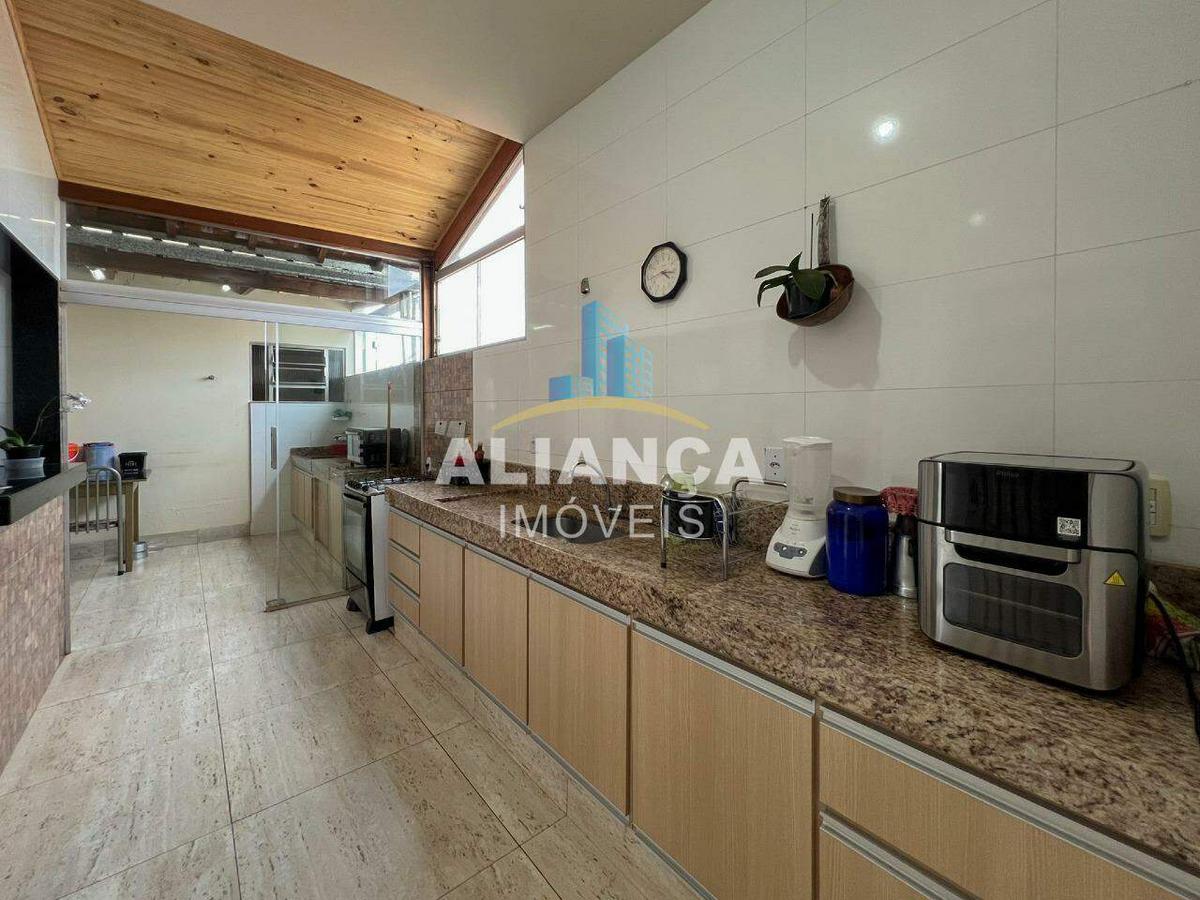 Casa, Centro, 4 Quartos, 1 Vaga, 1 Suíte