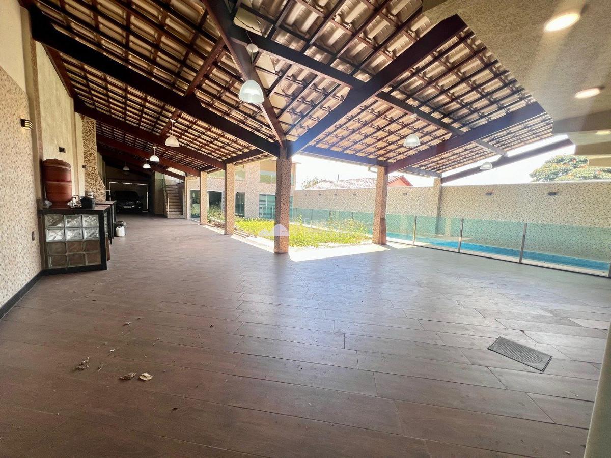 Casa, Trevo, 4 Quartos, 5 Vagas, 2 Suítes