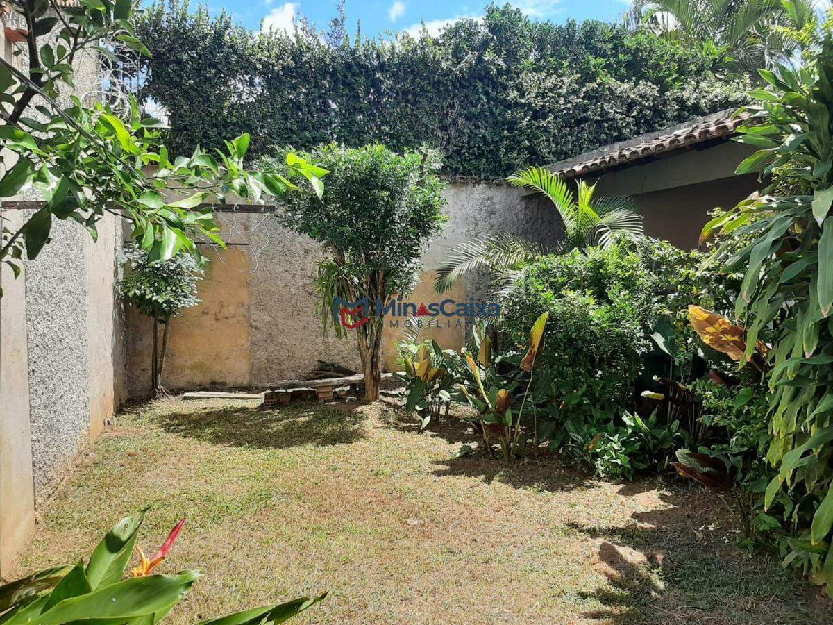 Casa, Centro, 4 Quartos, 4 Vagas, 1 Suíte