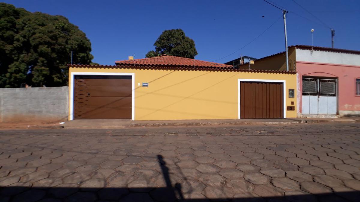 Casa, Centro, 3 Quartos, 6 Vagas, 1 Suíte