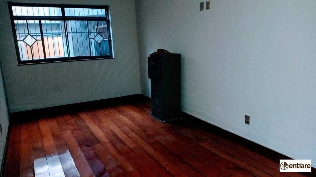 Casa Comercial, Venda Nova, 7 Quartos, 0 Vaga, 1 Suíte