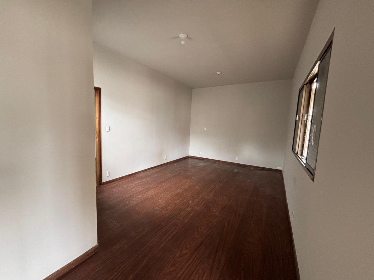 Casa, Centro, 3 Quartos, 5 Vagas, 1 Suíte