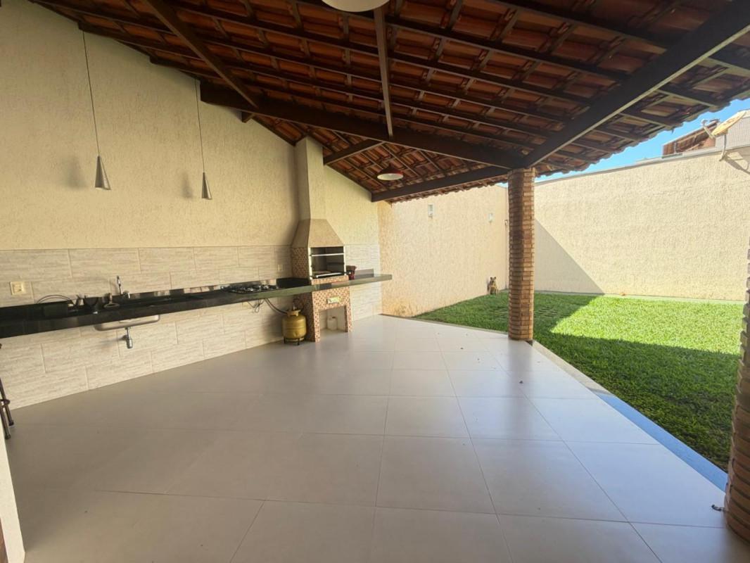 Casa, Castelo, 3 Quartos, 8 Vagas, 1 Suíte