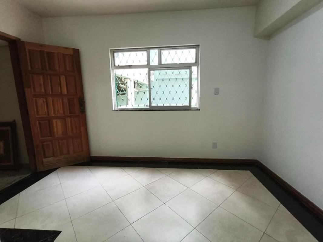 Casa, Cachoeirinha, 3 Quartos, 1 Vaga, 1 Suíte