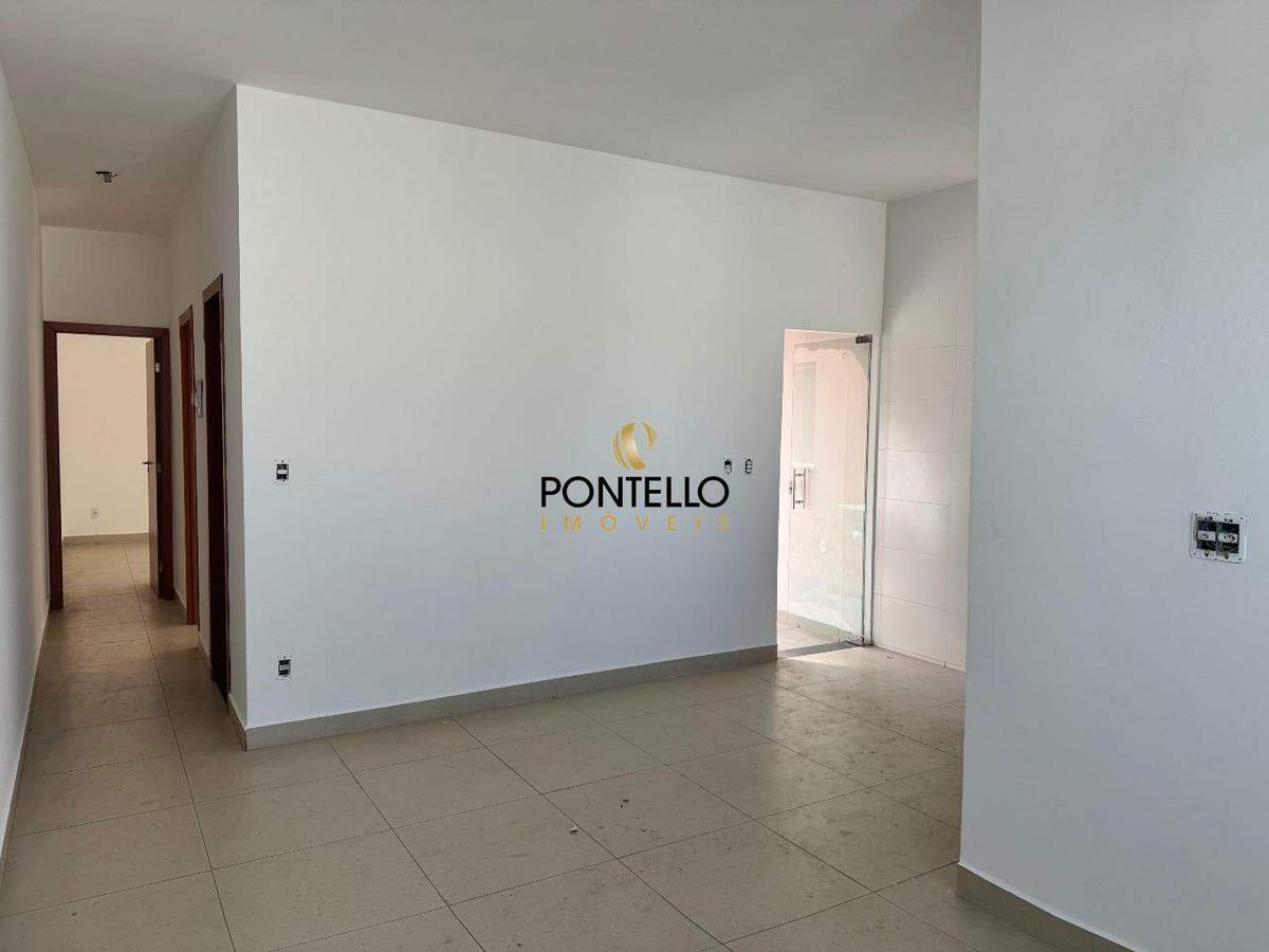 Casa, Cidade de Deus, 2 Quartos, 2 Vagas